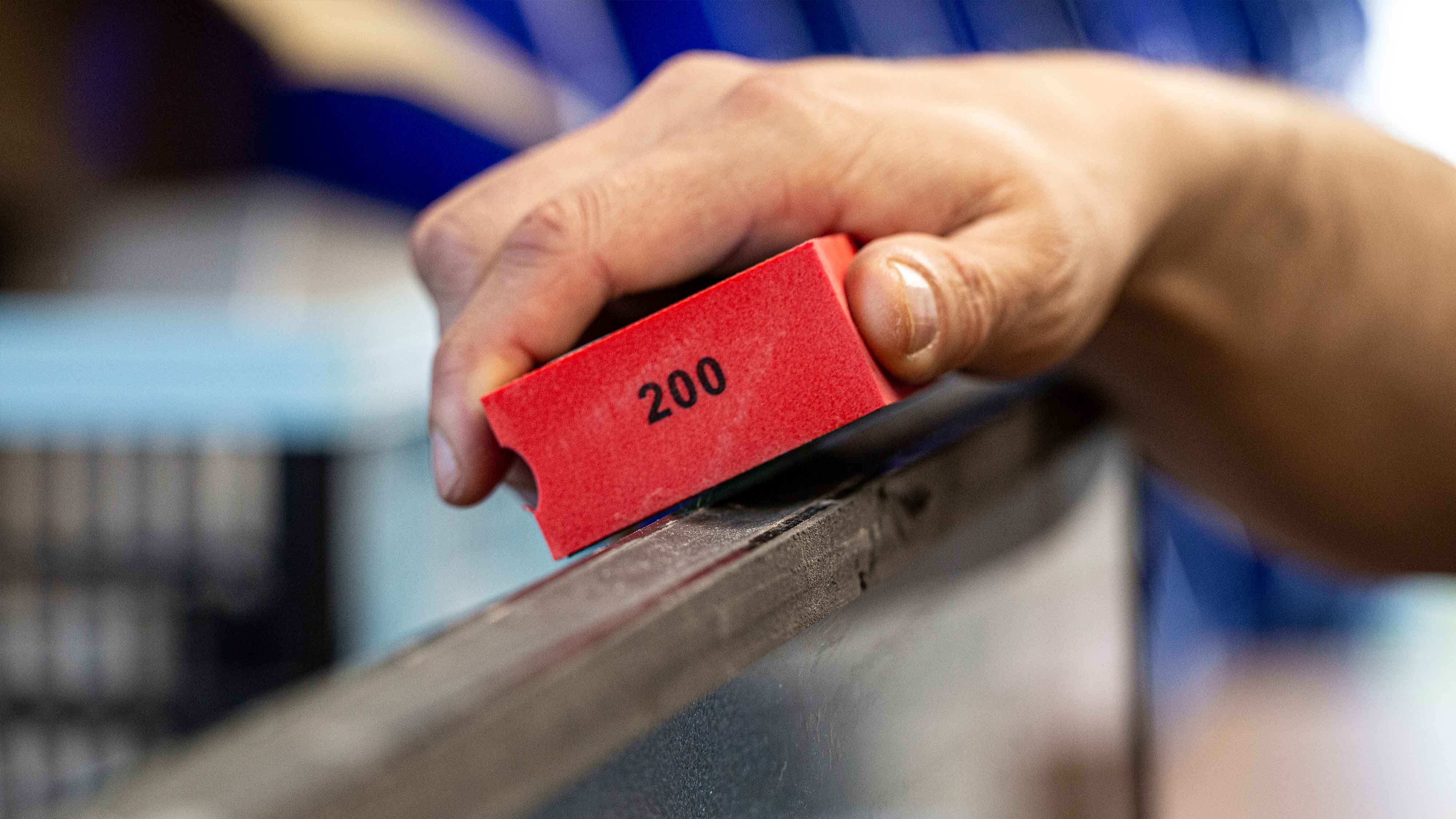 PRO Diamond Hand Sanding Pad - Grit 200 Medium - Image 4